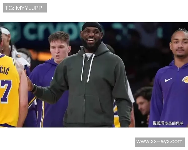 詹姆斯与斯波共同探讨现代篮球的节奏与空间的重要性